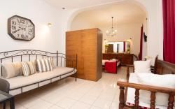 Athina House "by Checkin"