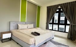 1320 Meridin Cozy Legoland Netflix By STAY