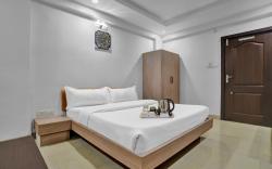 Super Townhouse Divya Palace