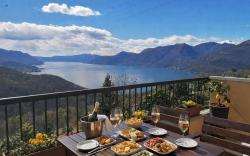 Apartment in quiet area with charming view of Lake Maggiore and mountains
