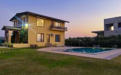 Alaya Stays 3 BHK Farmhouse wit Pvt Pool & Garden - Anantara