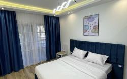 Luxurious apt w/Balcony &Wifi next to a swim-pool