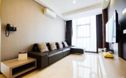 Modern Elegant Design 2BR L'Avenue Apt By Travelio