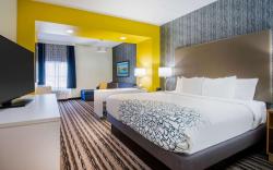 La Quinta Inn & Suites by Wyndham Buffalo Amherst