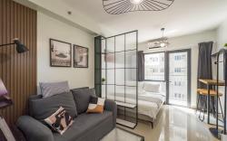 Ultra-Modern 1BR in Shore 2 Res Steps from MOA 5X9