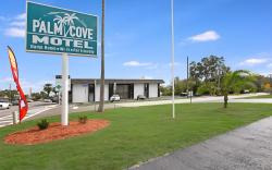 Palm Cove Motel
