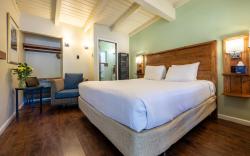 Emerald Bay Lodge