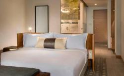 The Envoy Hotel, Autograph Collection