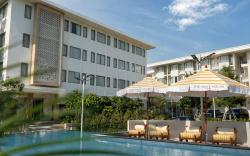 THE NAVY HOUSE HOTEL