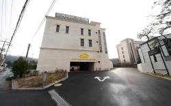 LUA PREMIUM Drive-In Hotel