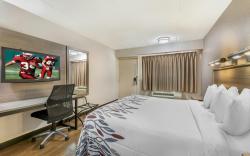 Red Roof Inn Erie - I-90