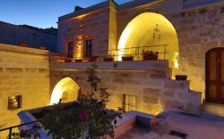 Fairyland Cave Hotel