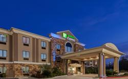 Holiday Inn Express & Suites Cleveland By IHG