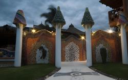 Paradise Hotel Boutique & Lounge
