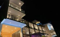 Mazarine Surf Suites Hiriketiya