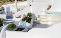 Deluxe Cave Suite | Jetted Tub | Sea & Sunset View