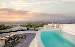Panoramic Cave | Jetted Tub | Sea & Sunset View