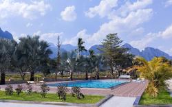 Vang Vieng Romantic Mountain View Resort