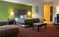 Norwood Inn & Suites Milwaukee
