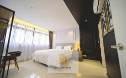 Meridin Executive Suite 2 room (Level 33)