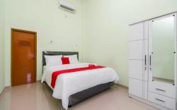 RedDoorz Syariah Near RSUD Dr HM Rabain Muara Enim