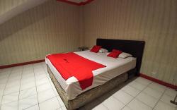 RedDoorz near Sam Ratulangi
