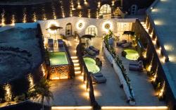 Theano Cave Suites & Villas