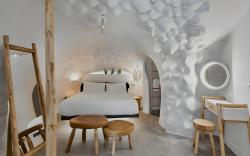 Theano Cave Suites & Villas