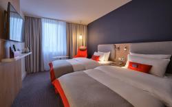 Holiday Inn Express Cologne Troisdorf By IHG