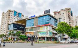 The Solitaire Hotel, Surat