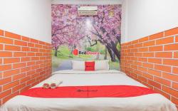 RedDoorz @ Jalan Krakatau Medan