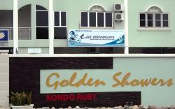 Four Rooms Golden Shower  24 hours check in
