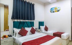 Hotel Diamond Stay 10 minutes walking from Nizamuddin Railway Station