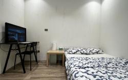 Mango House A6, near Raohe Street Night Market