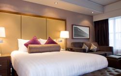 Sandman Signature London Gatwick Hotel