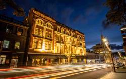 Hadley's Orient Hotel