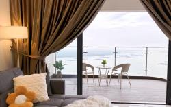 Muji Full Seaview FOC Netflix 2CarPark 3BR 6-12pax