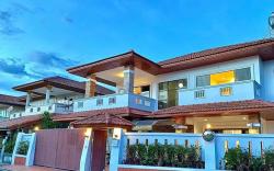 Wst 2.8km,jomtien beach 900m,old villa,5BR