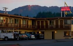 Aircrest Motel