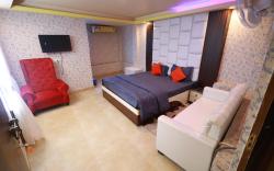 RAJ RESORT
