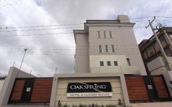 OAKSPRING HOTEL AND LUXURY SUITES