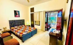 EASY INN Holiday Home 3BHK Apartment