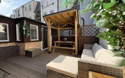 Coastal Comfort Cabin