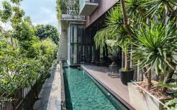 Breathtaking Oasis Pool Villa w/Jacuzzi in Ekkamai
