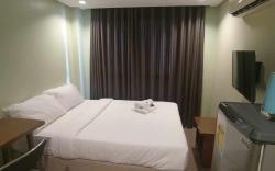 Spacious Studio Apartment B503