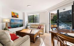 Walking Distance to Darling Harbour