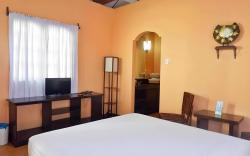 Puesta del sol Beach Bungalows and Restobar