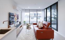 Modern Luxury 2B2B Sky Garden SmartTV