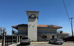 Days Inn by Wyndham Bakersfield