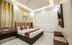 FabHotel Relax Inn Palace